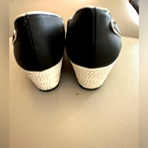 NWOB Life Stride Matisse Peep Toe Low Wedges Size 6.5M. Black/White - Sooo Cute! - Picture 5 of 6